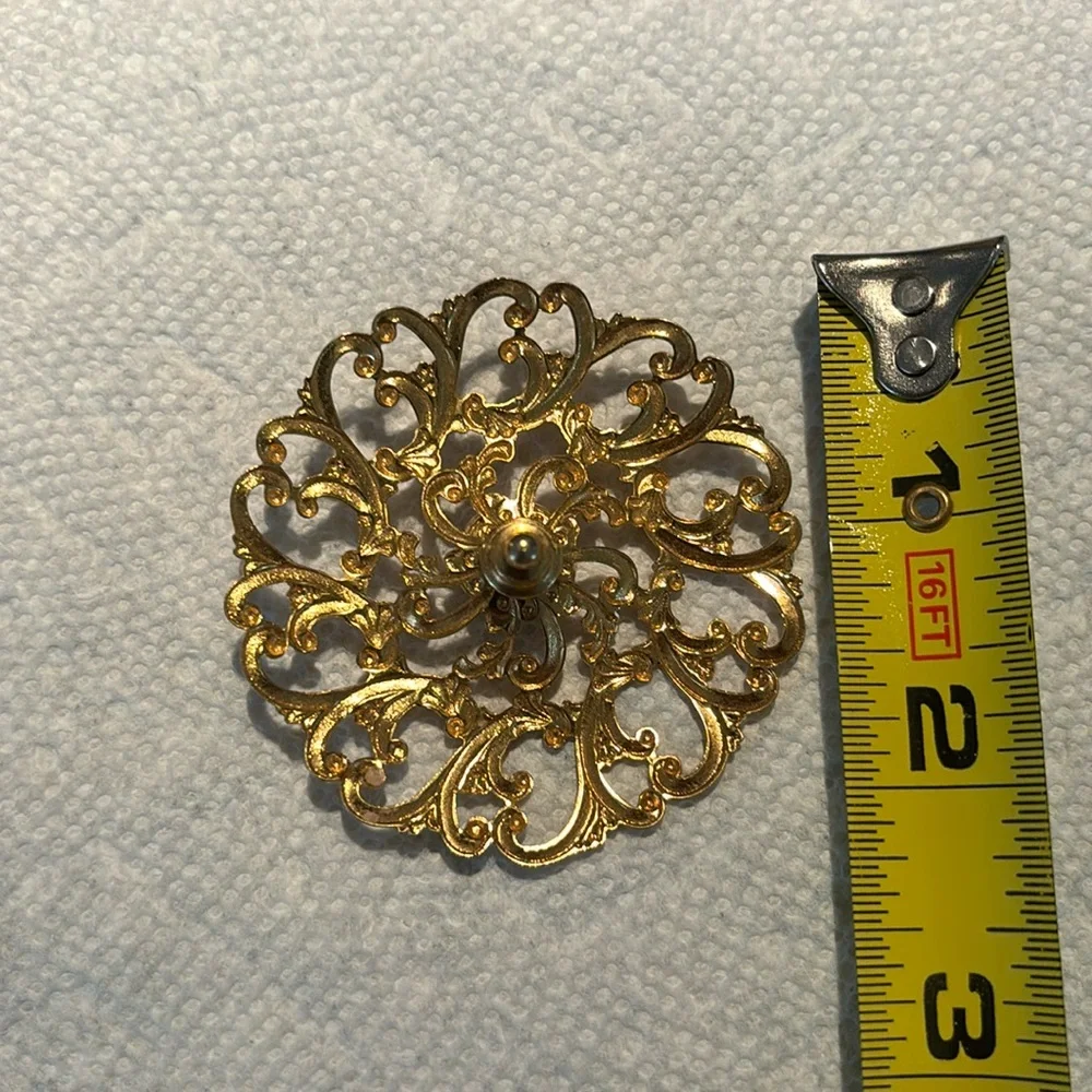 Vintage Decorative Gold-tone Screw Pin with Faux Pearl in Center/Swirl design